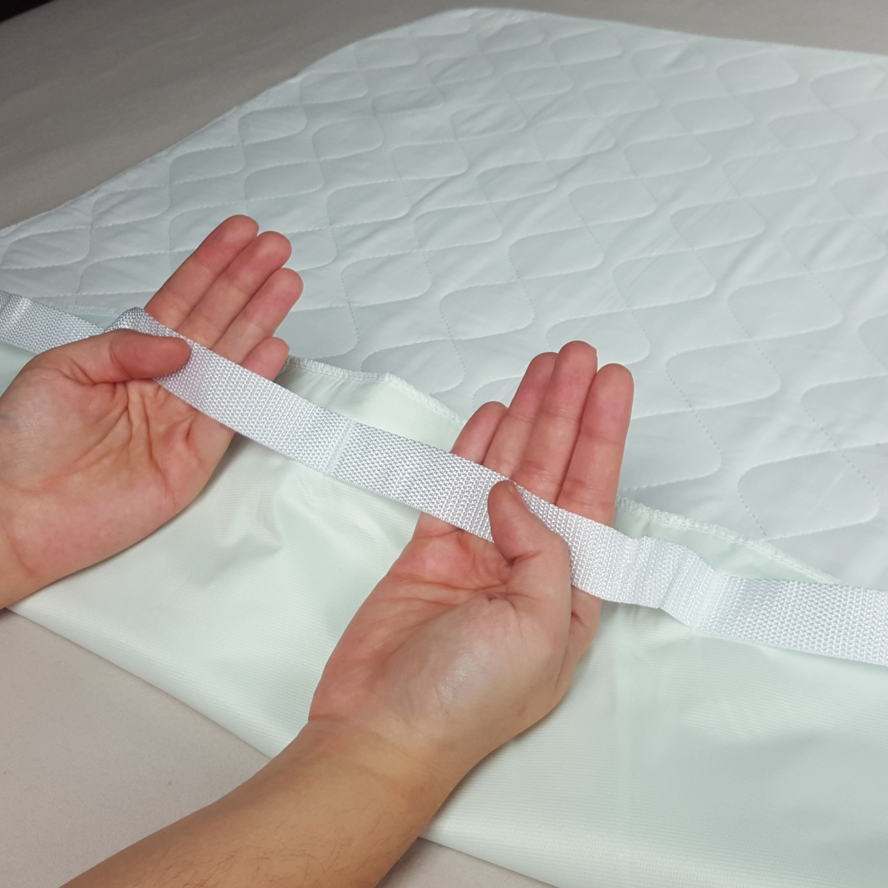 Priva Ultra Sheet Protector With Handles